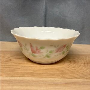Arcopal France FLORENTINE Floral Scalloped Edge Bowls
